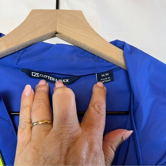 CUTTER & BUCK Men's Breaker Sport Stretch Jacket Blue Size Medium Golf UPF Hood - Picture 7 of 12